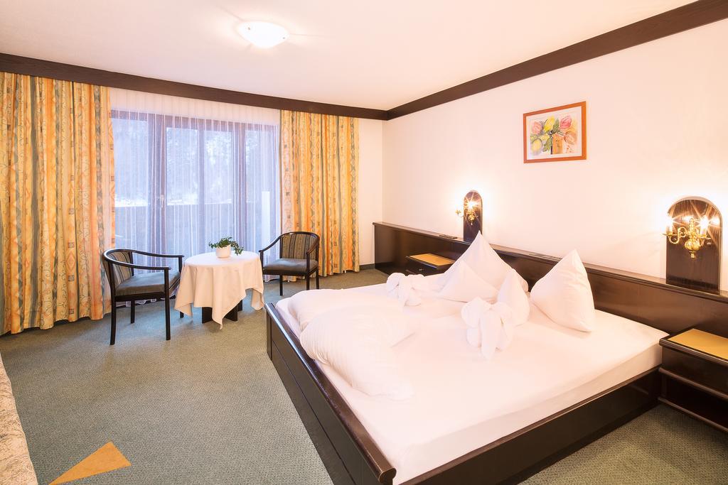 Hotel Neue Burg Наудерс Номер фото
