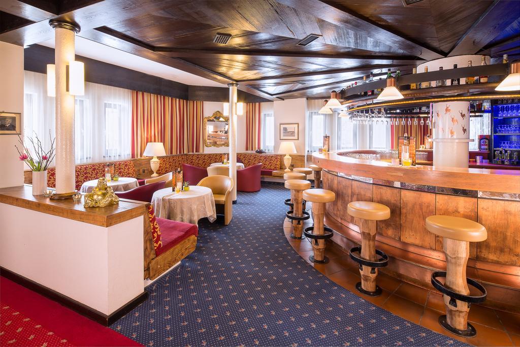 Hotel Neue Burg Наудерс Экстерьер фото
