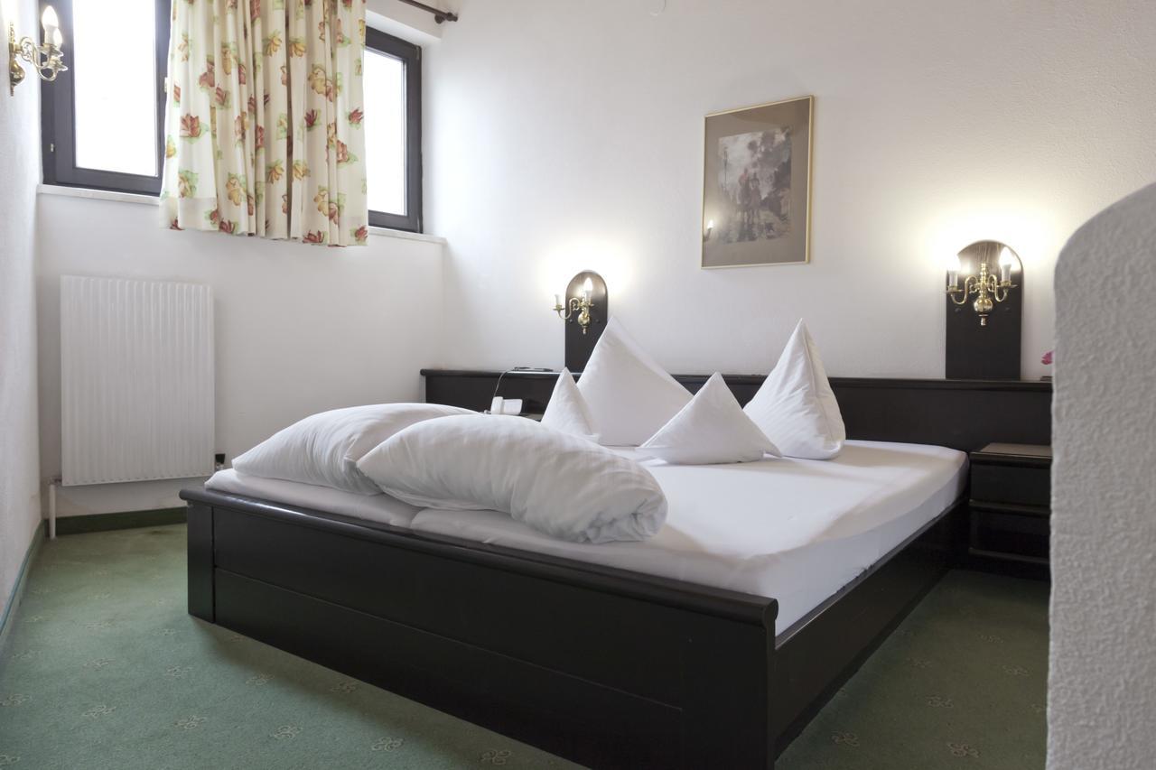 Hotel Neue Burg Наудерс Экстерьер фото